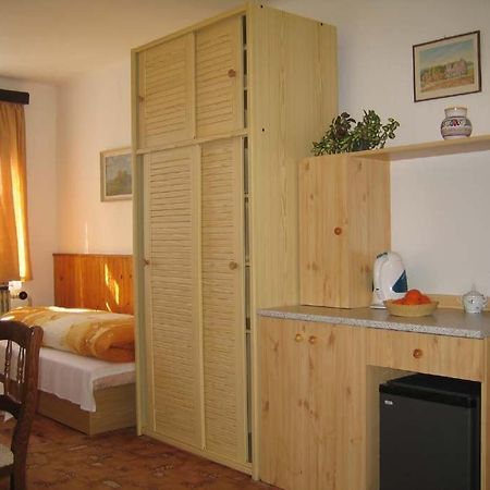 Penzion Nevcehle Urbanov Exterior photo